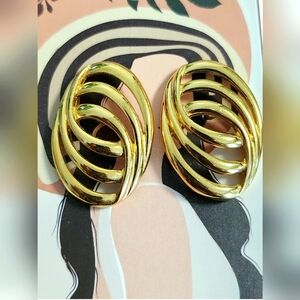 Vintage TRIFARI Signed Gold Plated Abstract Design Earrings